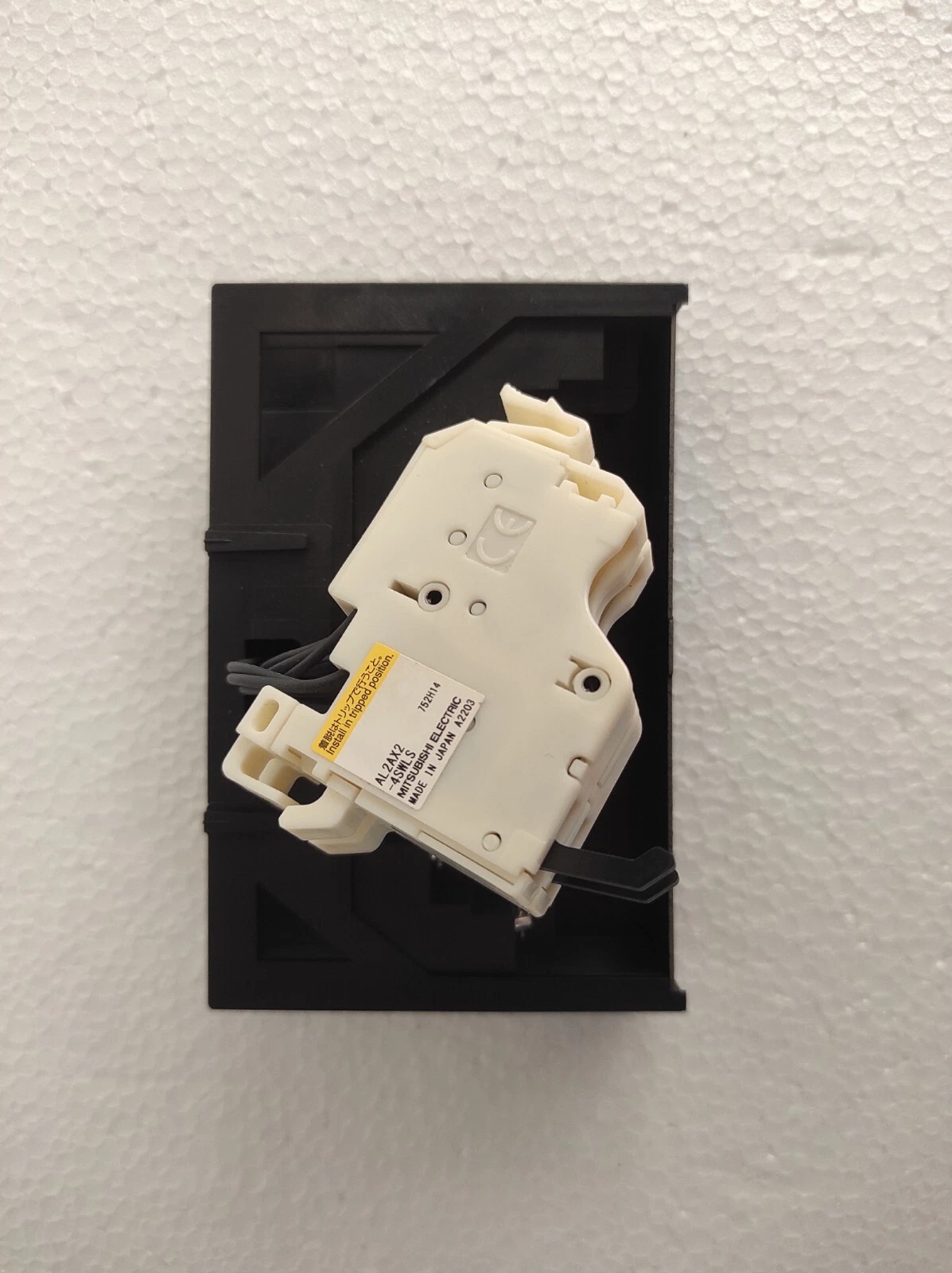admin/uploads/uploads/Mitsubishi  AL2AX2-4SWLS Terminal Block_2.webp
